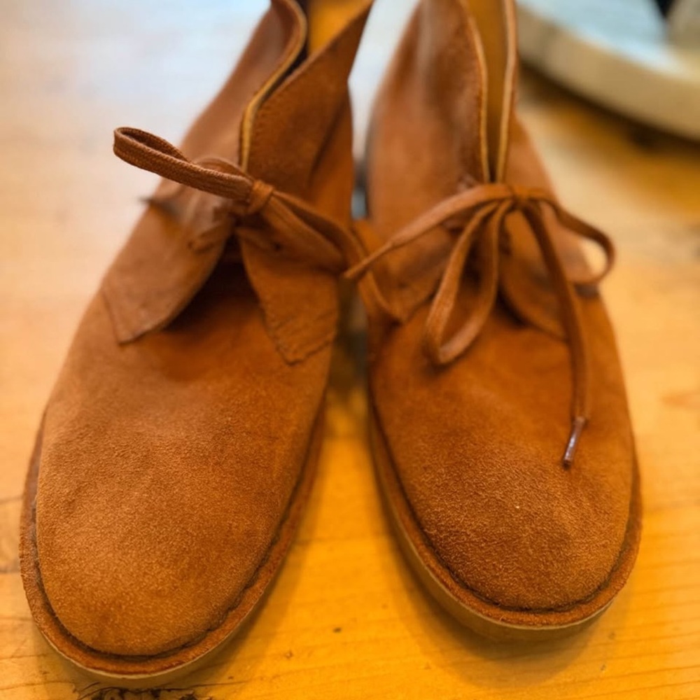 Clark’s Chukka Desert boots / womens